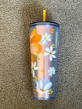Starbucks Cold Cup Tumbler w/Floral design, Spring 2024 collection. Venti 24 oz